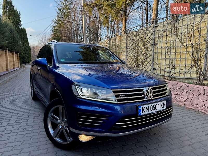 Внедорожник / Кроссовер Volkswagen Touareg 2015 в Хмельницком