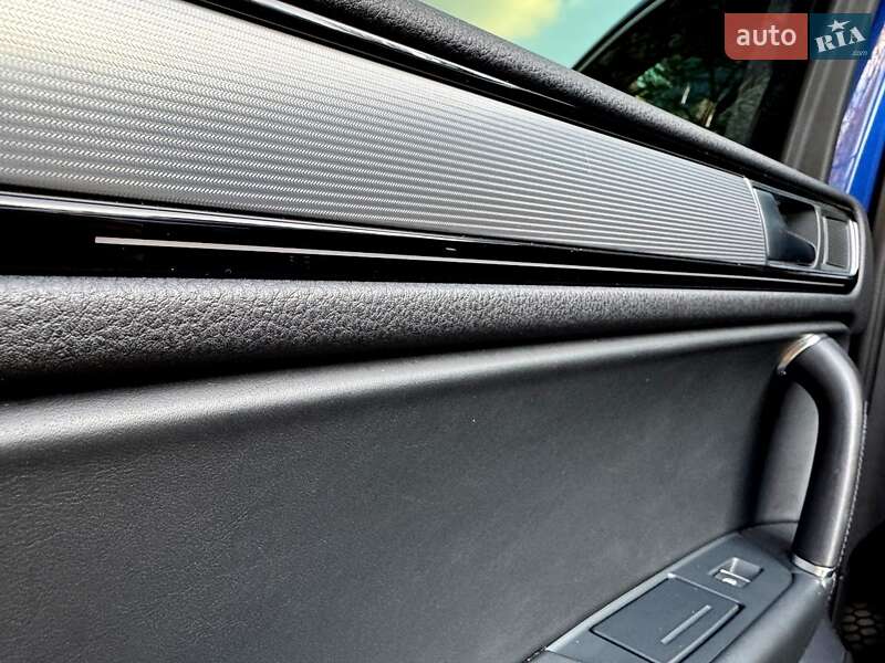 Внедорожник / Кроссовер Volkswagen Touareg 2015 в Хмельницком