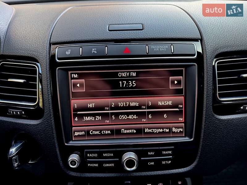 Внедорожник / Кроссовер Volkswagen Touareg 2015 в Хмельницком