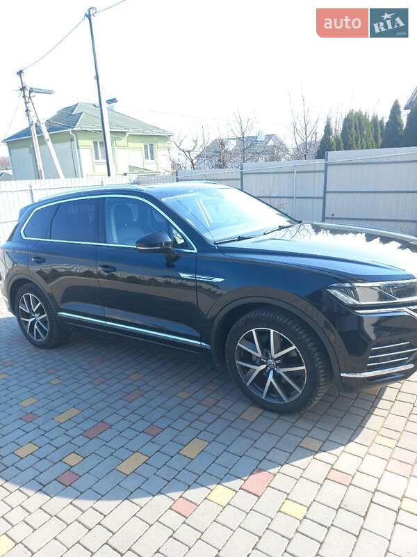 Позашляховик / Кросовер Volkswagen Touareg 2018 в Хмельницькому