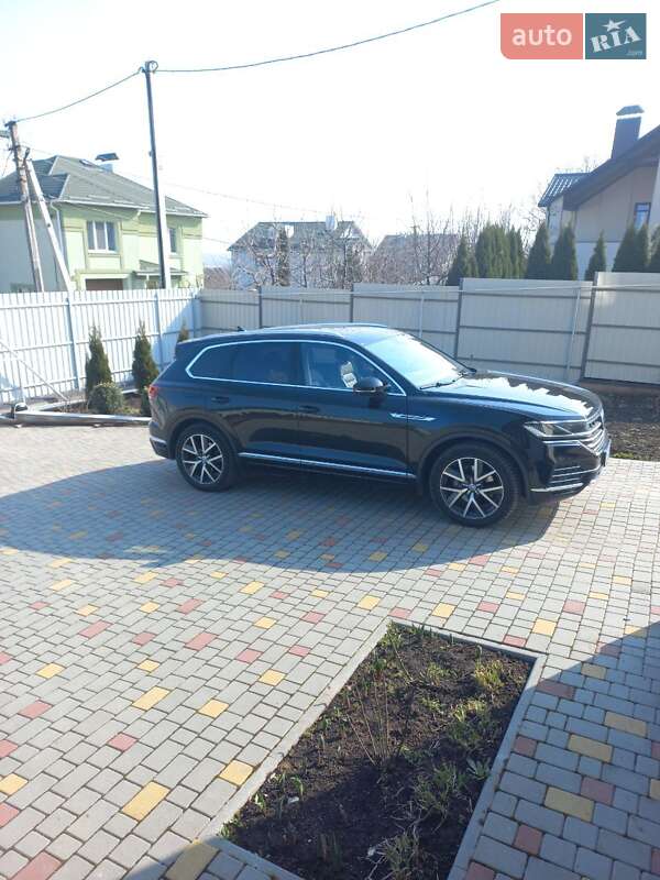 Позашляховик / Кросовер Volkswagen Touareg 2018 в Хмельницькому