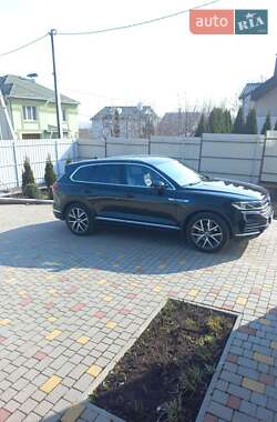 Внедорожник / Кроссовер Volkswagen Touareg 2018 в 