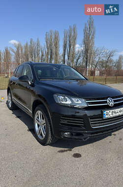 Позашляховик / Кросовер Volkswagen Touareg 2014 в 