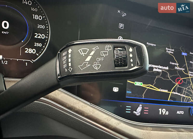 Позашляховик / Кросовер Volkswagen Touareg 2019 в Львові