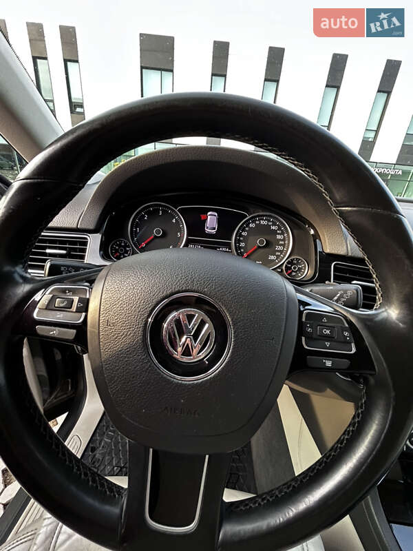 Позашляховик / Кросовер Volkswagen Touareg 2014 в Хмельницькому фото 8 Позашляховик / Кросовер Volkswagen Touareg 2014 в Хмельницькому