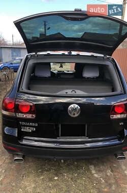 Внедорожник / Кроссовер Volkswagen Touareg 2007 в 