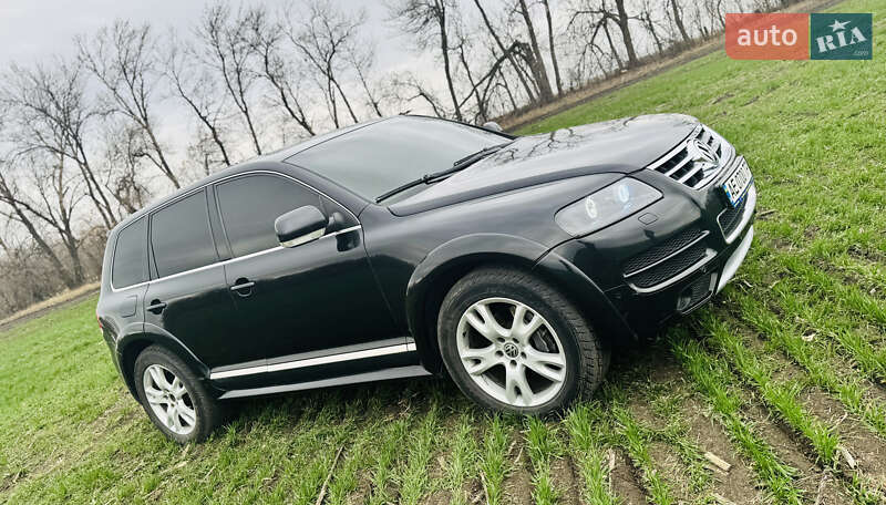 Позашляховик / Кросовер Volkswagen Touareg 2005 в Дніпрі