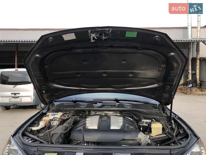 Внедорожник / Кроссовер Volkswagen Touareg 2011 в Теофиполе