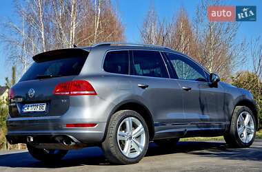 Внедорожник / Кроссовер Volkswagen Touareg 2013 в Киеве