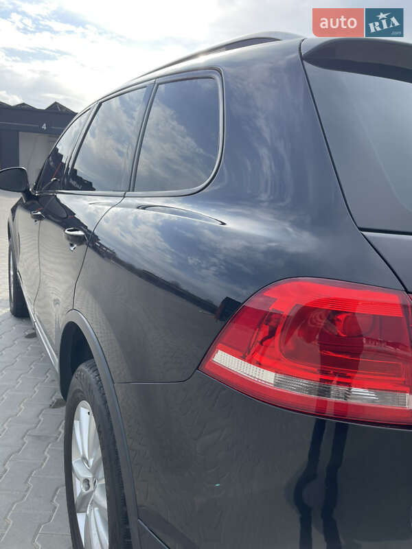 Внедорожник / Кроссовер Volkswagen Touareg 2010 в Виннице