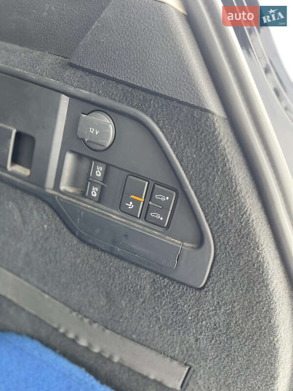 Внедорожник / Кроссовер Volkswagen Touareg 2010 в Виннице