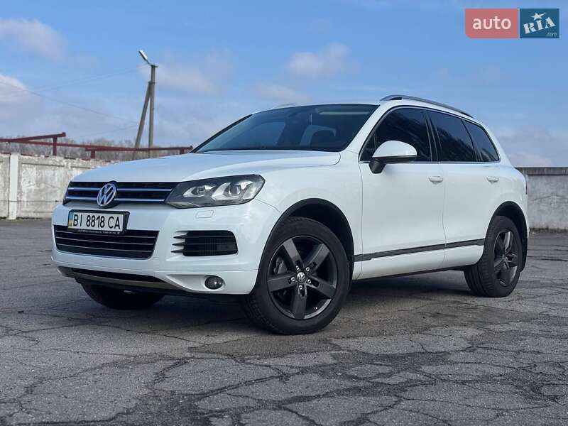 Позашляховик / Кросовер Volkswagen Touareg 2014 в Лубнах