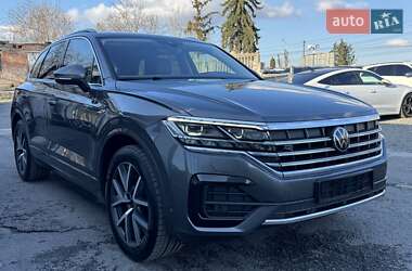 Внедорожник / Кроссовер Volkswagen Touareg 2022 в 