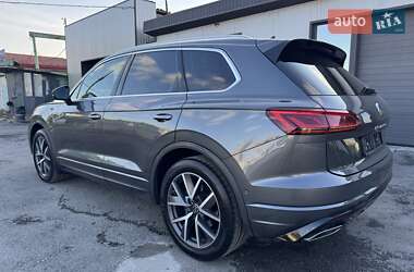Внедорожник / Кроссовер Volkswagen Touareg 2022 в 