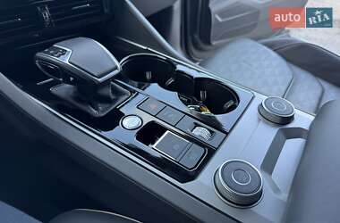 Внедорожник / Кроссовер Volkswagen Touareg 2022 в 