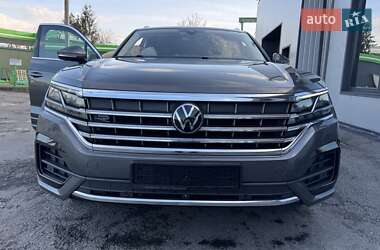 Внедорожник / Кроссовер Volkswagen Touareg 2022 в 