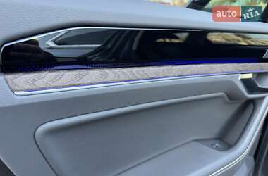 Внедорожник / Кроссовер Volkswagen Touareg 2022 в 