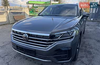 Внедорожник / Кроссовер Volkswagen Touareg 2022 в 