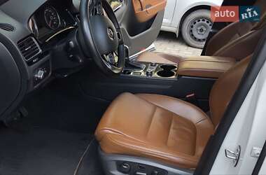 Внедорожник / Кроссовер Volkswagen Touareg 2014 в 