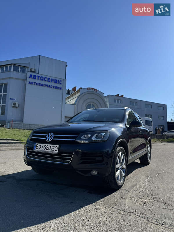 Внедорожник / Кроссовер Volkswagen Touareg 2013 в Тернополе