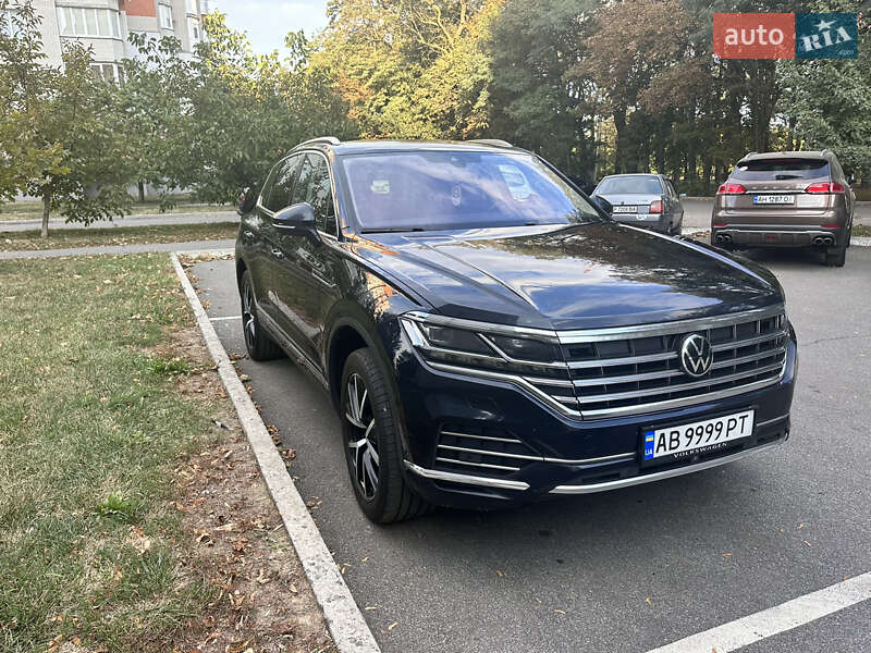 Позашляховик / Кросовер Volkswagen Touareg 2020 в Вінниці