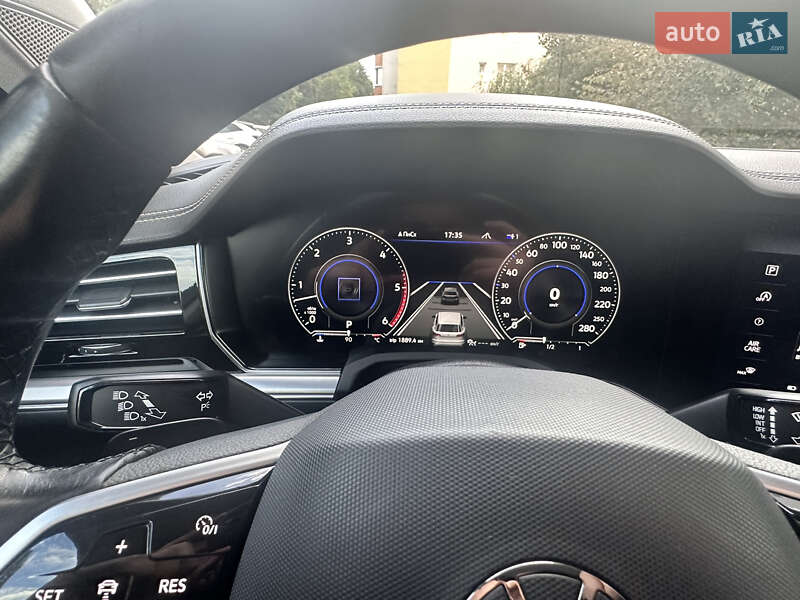 Позашляховик / Кросовер Volkswagen Touareg 2020 в Вінниці