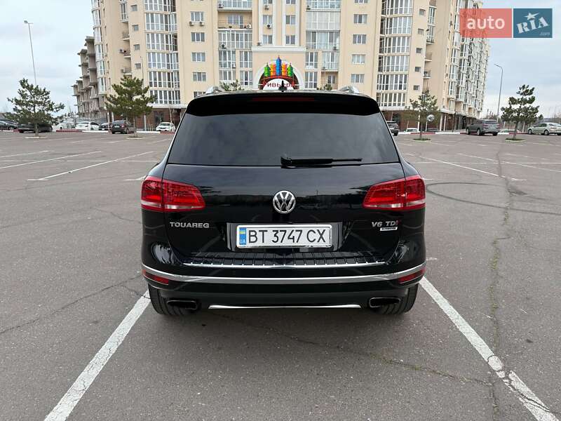 Позашляховик / Кросовер Volkswagen Touareg 2014 в Миколаєві