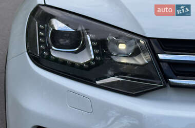Внедорожник / Кроссовер Volkswagen Touareg 2012 в 