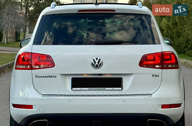 Внедорожник / Кроссовер Volkswagen Touareg 2012 в 