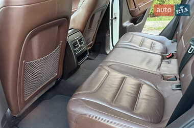 Внедорожник / Кроссовер Volkswagen Touareg 2012 в 