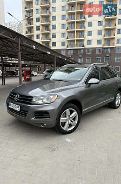 Внедорожник / Кроссовер Volkswagen Touareg 2010 в 