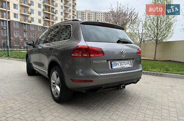 Внедорожник / Кроссовер Volkswagen Touareg 2010 в 