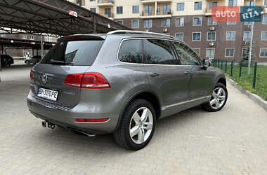 Внедорожник / Кроссовер Volkswagen Touareg 2010 в 