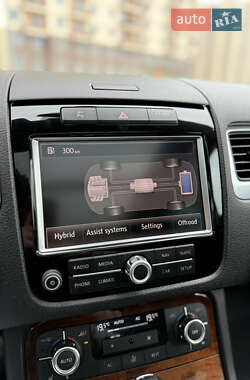 Внедорожник / Кроссовер Volkswagen Touareg 2010 в 