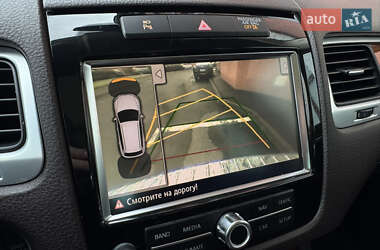Внедорожник / Кроссовер Volkswagen Touareg 2012 в 