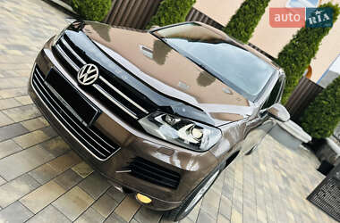 Внедорожник / Кроссовер Volkswagen Touareg 2011 в 