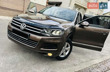 Внедорожник / Кроссовер Volkswagen Touareg 2011 в 
