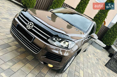 Внедорожник / Кроссовер Volkswagen Touareg 2011 в 