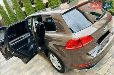 Внедорожник / Кроссовер Volkswagen Touareg 2011 в 
