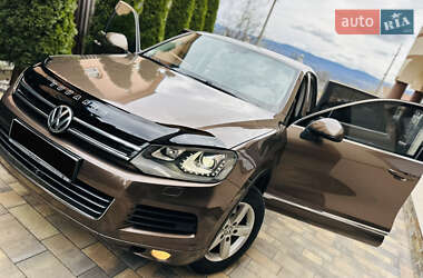 Внедорожник / Кроссовер Volkswagen Touareg 2011 в 