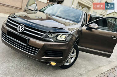 Внедорожник / Кроссовер Volkswagen Touareg 2011 в 