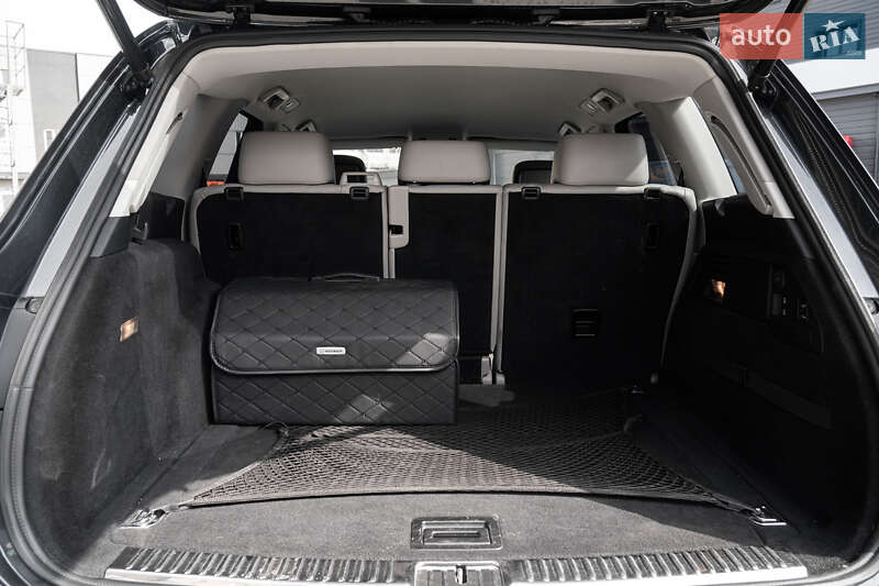 Позашляховик / Кросовер Volkswagen Touareg 2013 в Києві
