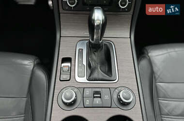 Внедорожник / Кроссовер Volkswagen Touareg 2013 в 