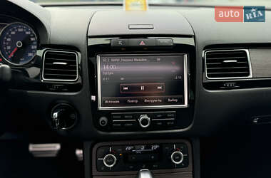 Внедорожник / Кроссовер Volkswagen Touareg 2013 в 