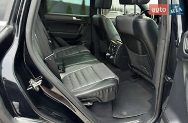 Внедорожник / Кроссовер Volkswagen Touareg 2013 в 