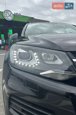 Внедорожник / Кроссовер Volkswagen Touareg 2014 в 