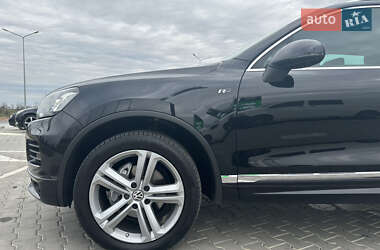 Внедорожник / Кроссовер Volkswagen Touareg 2014 в 