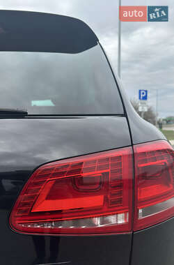 Внедорожник / Кроссовер Volkswagen Touareg 2014 в 