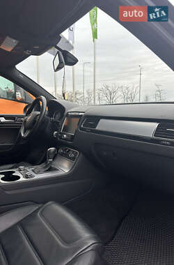 Внедорожник / Кроссовер Volkswagen Touareg 2014 в 