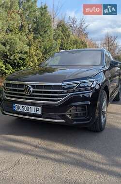 Позашляховик / Кросовер Volkswagen Touareg 2021 в  фото 18 Позашляховик / Кросовер Volkswagen Touareg 2021 в